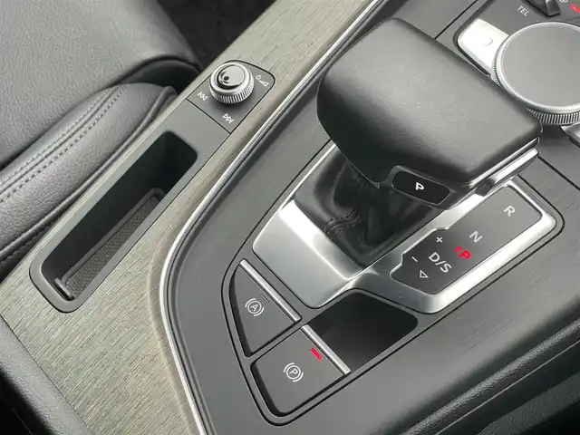 アウディ Ａ５ SB 40TFSIスポーツ 山梨県 2020(令2)年 4万km グレイシアホワイトメタリック 純正HDDナビ/（CD/DVD/SD/AUX/USB/BT/フルセグTV）/全周囲カメラ/アダプティブクルーズコントロール/エフィシエンシアシスト/Audiプレセンス/Audiサイドアシスト/Audiアクティブレーンアシスト/黒革シート/前席パワーシート/前席シートヒーター/バーチャルコックピッド/マトリクスLEDヘッドライト/AUTOライト/オートハイビーム/ETC2.0/電動リアゲート/コーナーセンサー/プッシュスタート/スマートキー/取扱説明書/スペアキー