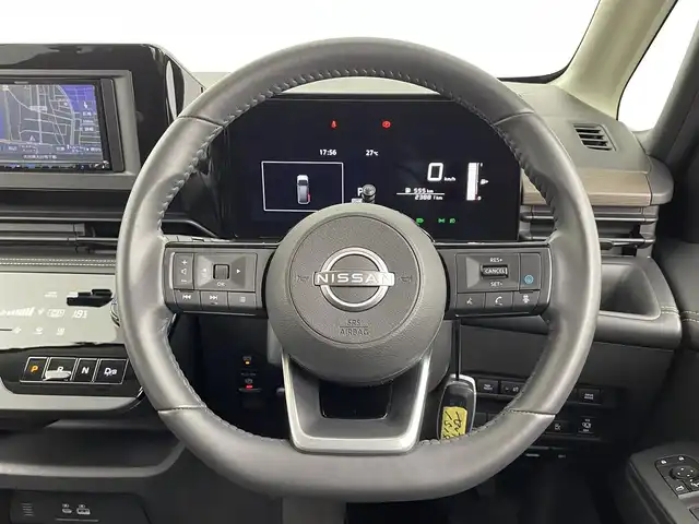 日産 セレナ e－パワー ハイウェイスター V 大分県 2023(令5)年 2.4万km プリズムホワイト 社外ナビ/TV/Bluetooth/バックカメラ/両側パワースライドドア/ＬＥＤヘッドライト/プロパイロット/ＥＴＣ/レーダークルーズ/プッシュスタート/電動パーキングブレーキ/フロアマット