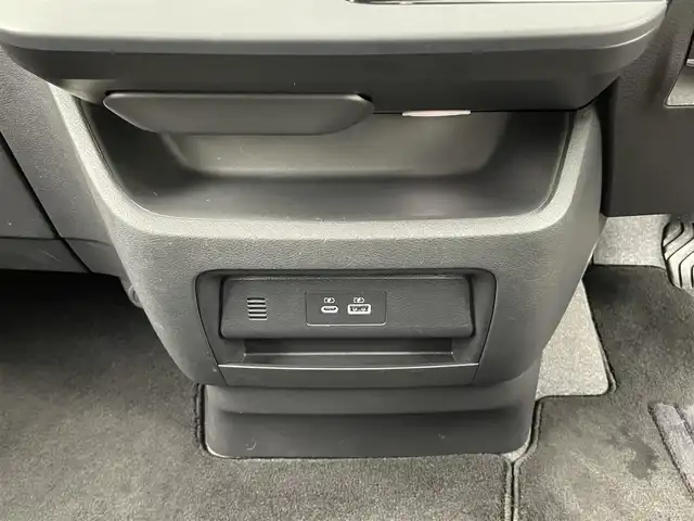 日産 セレナ e－パワー ハイウェイスター V 大分県 2023(令5)年 2.4万km プリズムホワイト 社外ナビ/TV/Bluetooth/バックカメラ/両側パワースライドドア/ＬＥＤヘッドライト/プロパイロット/ＥＴＣ/レーダークルーズ/プッシュスタート/電動パーキングブレーキ/フロアマット