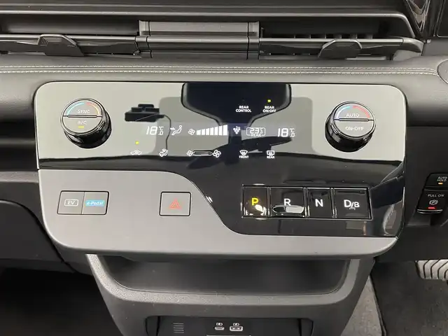 日産 セレナ e－パワー ハイウェイスター V 大分県 2023(令5)年 2.4万km プリズムホワイト 社外ナビ/TV/Bluetooth/バックカメラ/両側パワースライドドア/ＬＥＤヘッドライト/プロパイロット/ＥＴＣ/レーダークルーズ/プッシュスタート/電動パーキングブレーキ/フロアマット