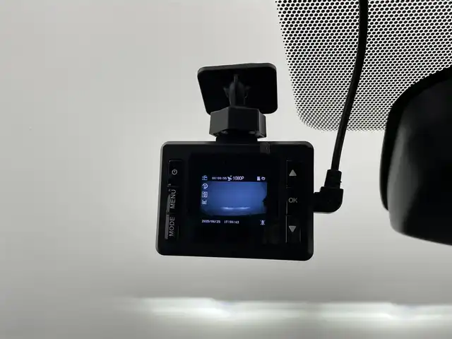 日産 セレナ e－パワー ハイウェイスター V 大分県 2023(令5)年 2.4万km プリズムホワイト 社外ナビ/TV/Bluetooth/バックカメラ/両側パワースライドドア/ＬＥＤヘッドライト/プロパイロット/ＥＴＣ/レーダークルーズ/プッシュスタート/電動パーキングブレーキ/フロアマット