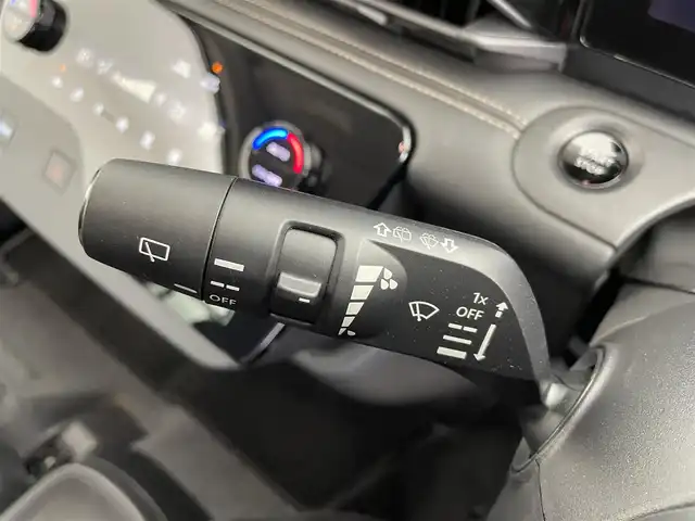 日産 セレナ e－パワー ハイウェイスター V 大分県 2023(令5)年 2.4万km プリズムホワイト 社外ナビ/TV/Bluetooth/バックカメラ/両側パワースライドドア/ＬＥＤヘッドライト/プロパイロット/ＥＴＣ/レーダークルーズ/プッシュスタート/電動パーキングブレーキ/フロアマット