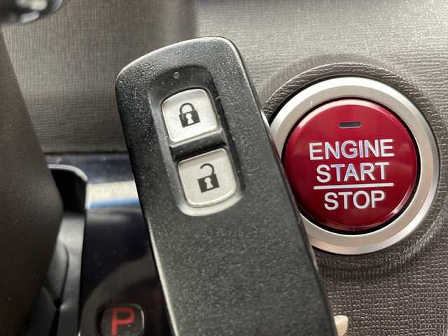 ホンダ Ｎ ＯＮＥ ツアラー Lパッケージ 愛知県 2013(平25)年 6.9万km クリスタルブラックパール 純正7インチSD（ナビあり）/ワンセグTV/CD DVD/純正アルミホイール/パドルシフト/クルーズコントロール/ETC/アイドリングストップ/横滑り防止装置/ステアリングスイッチ/スマートキー/プッシュスタート