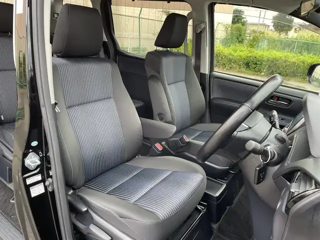 トヨタ ヴォクシー ハイブリッド ZS 煌Ⅱ 東京都 2017(平29)年 2.7万km ブラック 純正ナビ/バックモニター/プリクラッシュセーフティ/レーンディパーチャー/オートマチックハイビーム/両側電動スライドドア/ＥＴＣ/ドライブレコーダー/ステアリングスイッチ/スマートキー