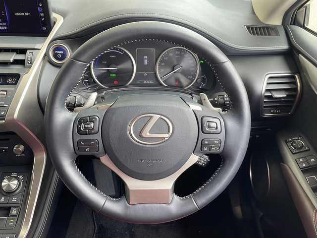 レクサス ＮＸ 300h Iパッケージ 愛知県 2019(平31)年 2.7万km ソニックチタニウム 衝突軽減システム/純正10型ナビ/三眼LEDヘッドライト/レーダークルーズコントロール/シートヒーター/フルセグ/CD DVD/Bluetooth/バックカメラ/パワーシート/電動リアゲート/コーナーセンサー/純正アルミホイール/ETC2.0/パドルシフト/ステアリングヒーター/オートマチックハイビーム/ステアリングスイッチ/スマートキー/プッシュスタート