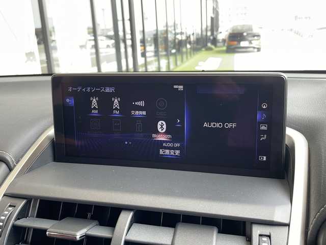 レクサス ＮＸ 300h Iパッケージ 愛知県 2019(平31)年 2.7万km ソニックチタニウム 衝突軽減システム/純正10型ナビ/三眼LEDヘッドライト/レーダークルーズコントロール/シートヒーター/フルセグ/CD DVD/Bluetooth/バックカメラ/パワーシート/電動リアゲート/コーナーセンサー/純正アルミホイール/ETC2.0/パドルシフト/ステアリングヒーター/オートマチックハイビーム/ステアリングスイッチ/スマートキー/プッシュスタート