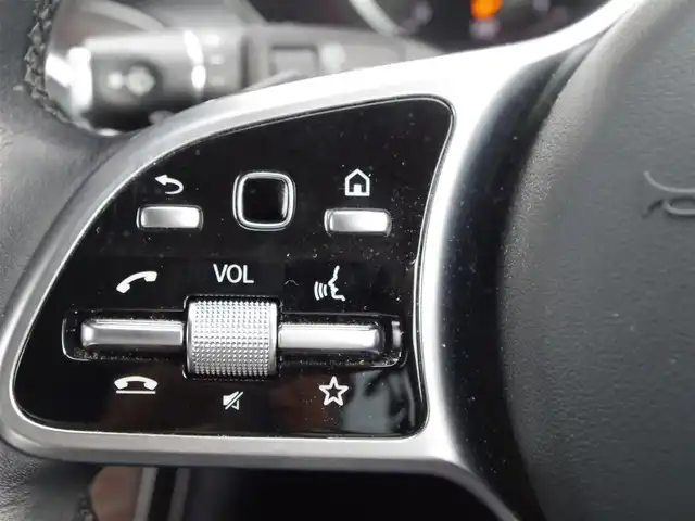 メルセデス・ベンツ ＧＬＣ２２０ d 4マチック 埼玉県 2020(令2)年 3.4万km パール 1オーナー /ブラックハーフレザーシート /アダプティブクルーズコントロール /レーダーセーフティパッケージ /ブラインドスポットモニター /全周囲カメラ /純正ナビ /ETC /置くだけ充電 /フルセグTV /シートヒーター/シートメモリー機能
