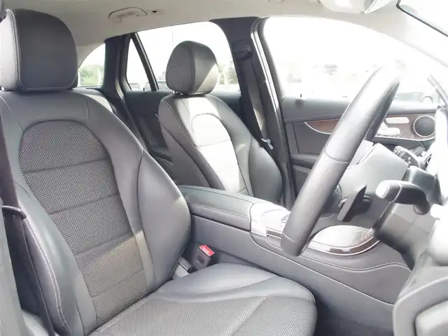 メルセデス・ベンツ ＧＬＣ２２０ d 4マチック 埼玉県 2020(令2)年 3.4万km パール 1オーナー /ブラックハーフレザーシート /アダプティブクルーズコントロール /レーダーセーフティパッケージ /ブラインドスポットモニター /全周囲カメラ /純正ナビ /ETC /置くだけ充電 /フルセグTV /シートヒーター/シートメモリー機能
