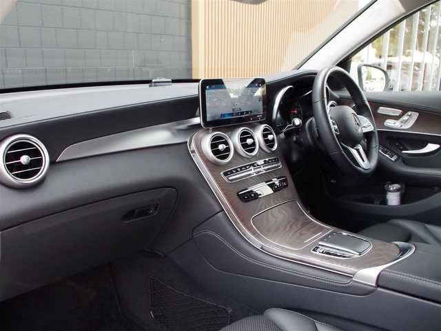 メルセデス・ベンツ ＧＬＣ２２０ d 4マチック 埼玉県 2020(令2)年 3.4万km パール 1オーナー /ブラックハーフレザーシート /アダプティブクルーズコントロール /レーダーセーフティパッケージ /ブラインドスポットモニター /全周囲カメラ /純正ナビ /ETC /置くだけ充電 /フルセグTV /シートヒーター/シートメモリー機能