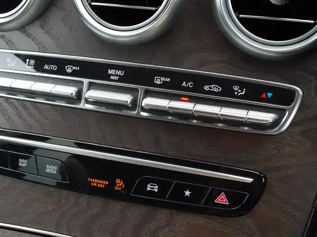 メルセデス・ベンツ ＧＬＣ２２０ d 4マチック 埼玉県 2020(令2)年 3.4万km パール 1オーナー /ブラックハーフレザーシート /アダプティブクルーズコントロール /レーダーセーフティパッケージ /ブラインドスポットモニター /全周囲カメラ /純正ナビ /ETC /置くだけ充電 /フルセグTV /シートヒーター/シートメモリー機能
