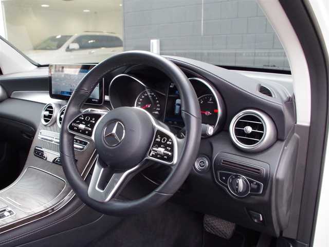 メルセデス・ベンツ ＧＬＣ２２０ d 4マチック 埼玉県 2020(令2)年 3.4万km パール 1オーナー /ブラックハーフレザーシート /アダプティブクルーズコントロール /レーダーセーフティパッケージ /ブラインドスポットモニター /全周囲カメラ /純正ナビ /ETC /置くだけ充電 /フルセグTV /シートヒーター/シートメモリー機能