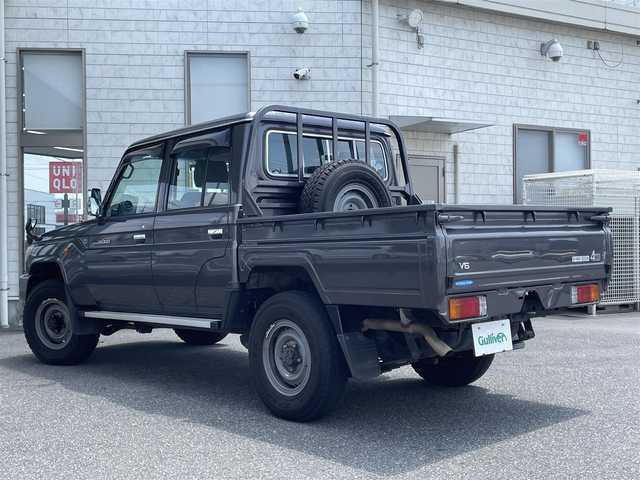 トヨタ ランドクルーザー 群馬県 2015(平27)年 4万km グレーメタリック ピックアップトラック/4WD/社外ETC/デフロック/背面タイヤ/5速マニュアル/純正フロアマット/ヘッドライトイベライザー/Wエアバック/ABS/キーレス/スペアキー2本/保証書/取扱説明書