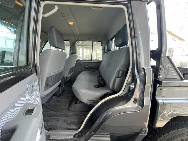 トヨタ ランドクルーザー 群馬県 2015(平27)年 4万km グレーメタリック ピックアップトラック/4WD/社外ETC/デフロック/背面タイヤ/5速マニュアル/純正フロアマット/ヘッドライトイベライザー/Wエアバック/ABS/キーレス/スペアキー2本/保証書/取扱説明書