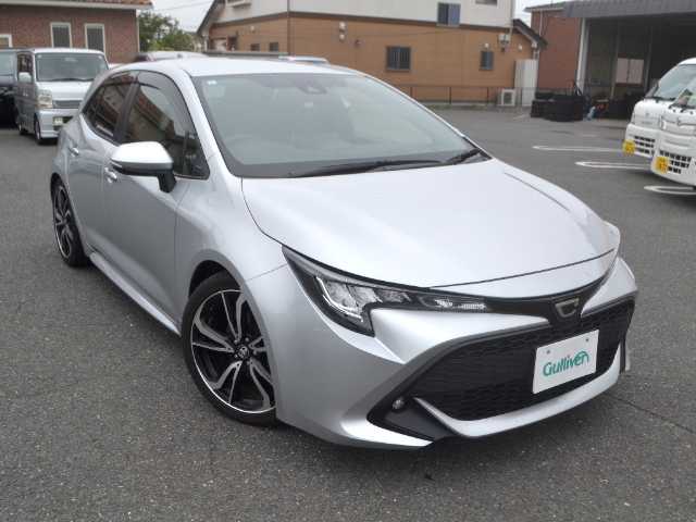 トヨタ カローラ スポーツ G X 宮城県 2019(令1)年 3.3万km シルバーM /　社外9型メモリーナビ(KENWOOD)/　フルセグTV/　Bluetooth/　バックモニター/　ビルトインETC/　サブウーファー(carrozzeria)/　キー一体型純正エンジンスターター/　社外マフラー(FUJITSUBO)/　車高調(BLITZ)/　純正18インチAW/　トヨタセーフティセンス/　レーダークルーズコントロール/　LEDヘッドライト/　LEDフォグランプ/　スマートキー1個/　スペアタイヤ/　フロアマット/　ドアバイザー/