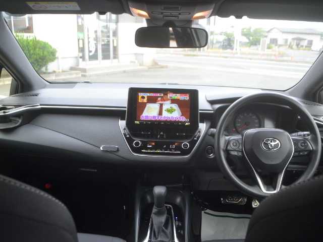 トヨタ カローラ スポーツ G X 宮城県 2019(令1)年 3.3万km シルバーM /　社外9型メモリーナビ(KENWOOD)/　フルセグTV/　Bluetooth/　バックモニター/　ビルトインETC/　サブウーファー(carrozzeria)/　キー一体型純正エンジンスターター/　社外マフラー(FUJITSUBO)/　車高調(BLITZ)/　純正18インチAW/　トヨタセーフティセンス/　レーダークルーズコントロール/　LEDヘッドライト/　LEDフォグランプ/　スマートキー1個/　スペアタイヤ/　フロアマット/　ドアバイザー/