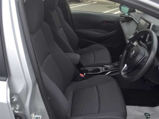 トヨタ カローラ スポーツ G X 宮城県 2019(令1)年 3.3万km シルバーM /　社外9型メモリーナビ(KENWOOD)/　フルセグTV/　Bluetooth/　バックモニター/　ビルトインETC/　サブウーファー(carrozzeria)/　キー一体型純正エンジンスターター/　社外マフラー(FUJITSUBO)/　車高調(BLITZ)/　純正18インチAW/　トヨタセーフティセンス/　レーダークルーズコントロール/　LEDヘッドライト/　LEDフォグランプ/　スマートキー1個/　スペアタイヤ/　フロアマット/　ドアバイザー/