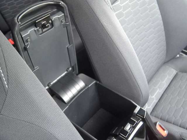 トヨタ カローラ スポーツ G X 宮城県 2019(令1)年 3.3万km シルバーM /　社外9型メモリーナビ(KENWOOD)/　フルセグTV/　Bluetooth/　バックモニター/　ビルトインETC/　サブウーファー(carrozzeria)/　キー一体型純正エンジンスターター/　社外マフラー(FUJITSUBO)/　車高調(BLITZ)/　純正18インチAW/　トヨタセーフティセンス/　レーダークルーズコントロール/　LEDヘッドライト/　LEDフォグランプ/　スマートキー1個/　スペアタイヤ/　フロアマット/　ドアバイザー/