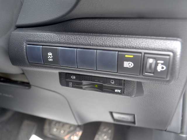 トヨタ カローラ スポーツ G X 宮城県 2019(令1)年 3.3万km シルバーM /　社外9型メモリーナビ(KENWOOD)/　フルセグTV/　Bluetooth/　バックモニター/　ビルトインETC/　サブウーファー(carrozzeria)/　キー一体型純正エンジンスターター/　社外マフラー(FUJITSUBO)/　車高調(BLITZ)/　純正18インチAW/　トヨタセーフティセンス/　レーダークルーズコントロール/　LEDヘッドライト/　LEDフォグランプ/　スマートキー1個/　スペアタイヤ/　フロアマット/　ドアバイザー/