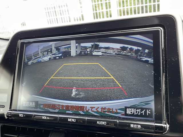 トヨタ Ｃ－ＨＲ G 石川県 2017(平29)年 3.8万km ホワイトパールクリスタルシャイン 純正9型ナビ/（フルセグTV/BT/CD/DVD/SD/AM/FM)/-/OP/・【CH-R】ロゴ入LEDヘッドランプ/シーケンシャルターンランプ/LEDリアコンビネーションランプ/・ブラック革シート/・純正エアロセット（F、Rアンダー）純正サイドガーニッシュ/-/セーフティセンスP/レーダークルーズコントロール/ブラインドスポットモニター/クリアランスソナー/バックソナー/前席シートヒーター/ビルトインETC/LEDフロントフォグランプ/スマートキー/エンジンプッシュスタート/オートエアコン/ナノイー/保証書/取説/スペアキー1本