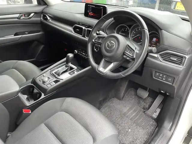 マツダ ＣＸ－５ XD プロアクティブ 滋賀県 2019(令1)年 6万km スノーフレイクホワイトパールマイカ 純正ナビ/（CD/DVD/BT/フルセグ）/全方位カメラ/ETC/パワーシート/メモリシート/シートヒーター/パワーバックドア/ステアリングヒーター/衝突被害軽減ブレーキ/レーダークルーズコントロール/レーンキープアシスト/誤発進抑制装置/標識認識機能/UVカットガラス/ステアリングスイッチ/プッシュスタート/スマートキー/アイドリングストップ