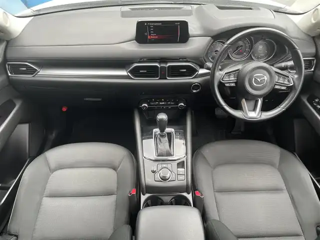 マツダ ＣＸ－５ XD プロアクティブ 滋賀県 2019(令1)年 6万km スノーフレイクホワイトパールマイカ 純正ナビ/（CD/DVD/BT/フルセグ）/全方位カメラ/ETC/パワーシート/メモリシート/シートヒーター/パワーバックドア/ステアリングヒーター/衝突被害軽減ブレーキ/レーダークルーズコントロール/レーンキープアシスト/誤発進抑制装置/標識認識機能/UVカットガラス/ステアリングスイッチ/プッシュスタート/スマートキー/アイドリングストップ
