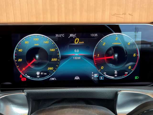 メルセデス・ベンツ ＧＬＢ２００ｄ AMGライン 愛知県 2020(令2)年 1.4万km デジタルホワイト パノラミックスライディングルーフ/純正ナビ/フルセグTV/360度カメラ/レーダーセーフティパッケージ/ACC/ブラインドスポット/アンビエントライト/黒ハーフレザー/シートヒーター/パワーバックドア/純正19インチアルミ