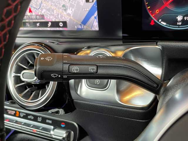 メルセデス・ベンツ ＧＬＢ２００ｄ AMGライン 愛知県 2020(令2)年 1.4万km デジタルホワイト パノラミックスライディングルーフ/純正ナビ/フルセグTV/360度カメラ/レーダーセーフティパッケージ/ACC/ブラインドスポット/アンビエントライト/黒ハーフレザー/シートヒーター/パワーバックドア/純正19インチアルミ