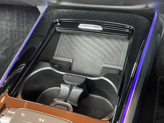 メルセデス・ベンツ ＧＬＢ２００ｄ AMGライン 愛知県 2020(令2)年 1.4万km デジタルホワイト パノラミックスライディングルーフ/純正ナビ/フルセグTV/360度カメラ/レーダーセーフティパッケージ/ACC/ブラインドスポット/アンビエントライト/黒ハーフレザー/シートヒーター/パワーバックドア/純正19インチアルミ