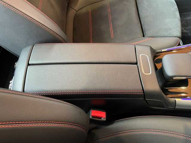 メルセデス・ベンツ ＧＬＢ２００ｄ AMGライン 愛知県 2020(令2)年 1.4万km デジタルホワイト パノラミックスライディングルーフ/純正ナビ/フルセグTV/360度カメラ/レーダーセーフティパッケージ/ACC/ブラインドスポット/アンビエントライト/黒ハーフレザー/シートヒーター/パワーバックドア/純正19インチアルミ