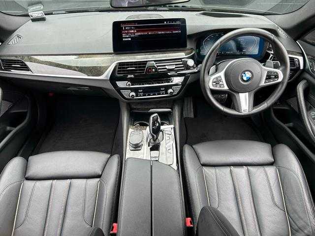 ＢＭＷ ５２３ｄ xDrive Mスポーツ 埼玉県 2021(令3)年 5万km サファイアブラックP 黒革シート/純正HDDナビ/(Bluetooth/USB)/ＡＣＣ/ｈａｒｍａｎ　ｋａｒｄｏｎ/全周囲カメラ/パワーバックドア/パーキングアシスト/ドライブレコーダー/純正ミラーＥＴＣ