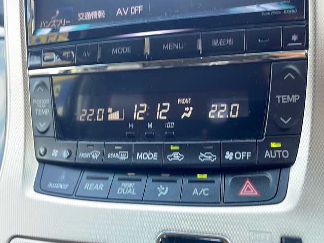 トヨタ ヴェルファイア 2．4Z ゴールデンアイズⅡ 熊本県 2014(平26)年 12.1万km ホワイトパールクリスタルシャイン (株)IDOMが運営する【じしゃロン熊本店】の自社ローン専用車両になりますこちらは現金またはオートローンご利用時の価格です。自社ローンご希望の方は別途その旨お申付け下さい/アルパイン９インチナビ（ＣＤ　ＤＶＤ　ＢＴ　フルセグＴＶ）　/アルパインフリップダウンモニター　/バックカメラ　/両側パワースライドドア　/パワーバックドア　/ビルトインＥＴＣ　/ドライブレコーダー　/クルーズコントロール
