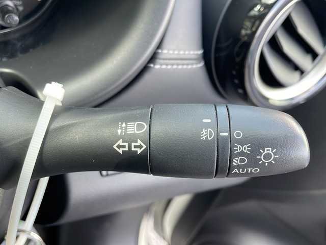 日産 キックス X 新潟県 2021(令3)年 4.4万km ブリリアントホワイトパール 社外ナビ(MDV-M807HDW)/フルセグTV　/Bluetooth/プロパイロット　/エマージェンシーブレーキ　/デジタルインナーミラー　/アラウンドビューモニター　/クリアランスソナー　/ステアリングヒーター　/ビルトインＥＴＣ/車線逸脱警報/車線逸脱防止支援/純正アルミホイール/スマートキー/プッシュスタート