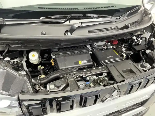 三菱 デリカミニ T プレミアム 滋賀県 2025(令7)年 0.1千km 白Ⅱ 届出済み未使用/純正9インチディスプレイオーディオ/【Bluetooth/Apple CarPlay/Android Auto】/両側パワースライドドア/全方位カメラ/ハーフレザーシート/MI-PILOT/クリアランスソナー/LEDヘッドライト/オートマチックハイビーム/レーンキープアシスト/衝突軽減ブレーキ/ヒルディセントコントロール/D/Nシートヒーター/ステアリングヒーター/デジタルインナーミラー/ルーフレール/電動パーキングブレーキ/オートブレーキホールド/プッシュスタート/スマートキー/ステアリングリモコン