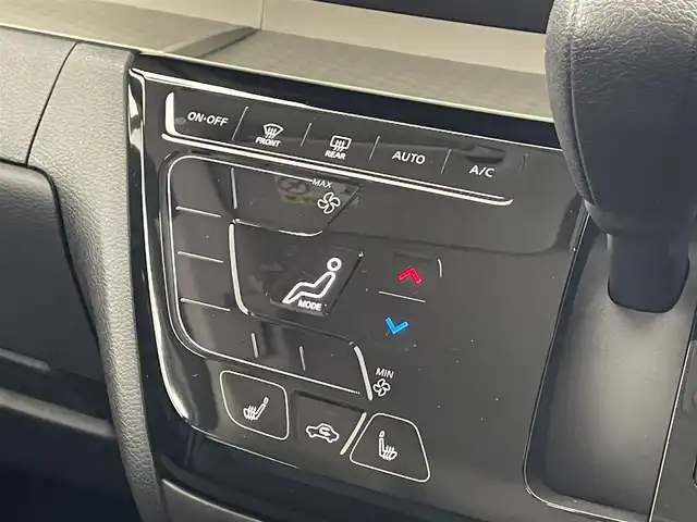 三菱 デリカミニ T プレミアム 滋賀県 2025(令7)年 0.1千km 白Ⅱ 届出済み未使用/純正9インチディスプレイオーディオ/【Bluetooth/Apple CarPlay/Android Auto】/両側パワースライドドア/全方位カメラ/ハーフレザーシート/MI-PILOT/クリアランスソナー/LEDヘッドライト/オートマチックハイビーム/レーンキープアシスト/衝突軽減ブレーキ/ヒルディセントコントロール/D/Nシートヒーター/ステアリングヒーター/デジタルインナーミラー/ルーフレール/電動パーキングブレーキ/オートブレーキホールド/プッシュスタート/スマートキー/ステアリングリモコン