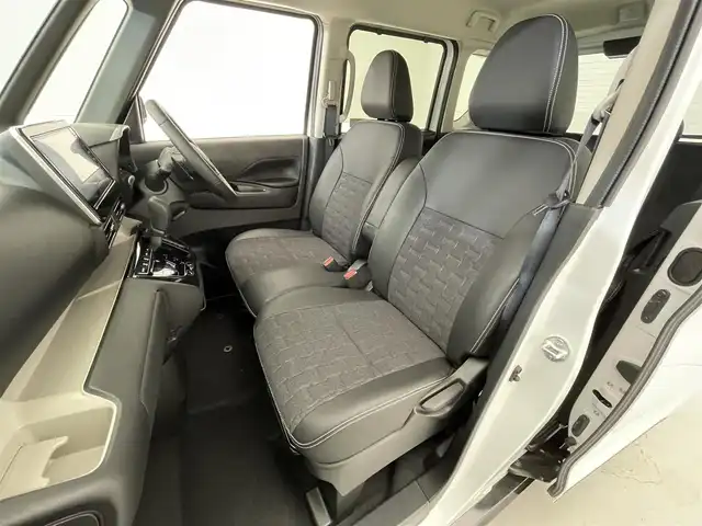 三菱 デリカミニ T プレミアム 滋賀県 2025(令7)年 0.1千km 白Ⅱ 届出済み未使用/純正9インチディスプレイオーディオ/【Bluetooth/Apple CarPlay/Android Auto】/両側パワースライドドア/全方位カメラ/ハーフレザーシート/MI-PILOT/クリアランスソナー/LEDヘッドライト/オートマチックハイビーム/レーンキープアシスト/衝突軽減ブレーキ/ヒルディセントコントロール/D/Nシートヒーター/ステアリングヒーター/デジタルインナーミラー/ルーフレール/電動パーキングブレーキ/オートブレーキホールド/プッシュスタート/スマートキー/ステアリングリモコン