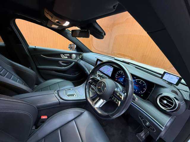 メルセデス・ベンツ Ｍ・ベンツ Ｅ２２０ｄ ステーションワゴン スポーツ 千葉県 2021(令3)年 5.4万km ポーラホワイト ＡＭＧラインインテリアＰＫＧ　/エクスクルーシブＰＫＧ　/パノラマＳＲ　/純正ナビ　/３６０°カメラ　/ＨＵＤ　/ＡＣＣ　/黒革　/シートヒーター　/Ｂｕｒｍｅｓｔｅｒサウンド　/ＬＥＤヘッドライト　/ハイビームアシスト