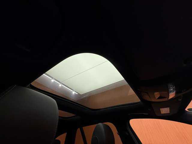 メルセデス・ベンツ Ｍ・ベンツ Ｅ２２０ｄ ステーションワゴン スポーツ 千葉県 2021(令3)年 5.4万km ポーラホワイト ＡＭＧラインインテリアＰＫＧ　/エクスクルーシブＰＫＧ　/パノラマＳＲ　/純正ナビ　/３６０°カメラ　/ＨＵＤ　/ＡＣＣ　/黒革　/シートヒーター　/Ｂｕｒｍｅｓｔｅｒサウンド　/ＬＥＤヘッドライト　/ハイビームアシスト