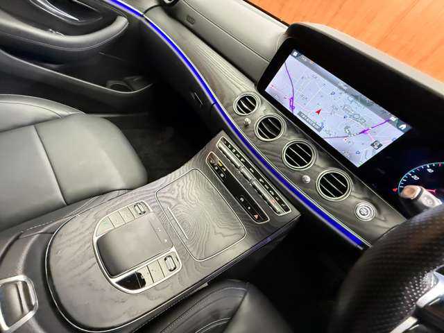 メルセデス・ベンツ Ｍ・ベンツ Ｅ２２０ｄ ステーションワゴン スポーツ 千葉県 2021(令3)年 5.4万km ポーラホワイト ＡＭＧラインインテリアＰＫＧ　/エクスクルーシブＰＫＧ　/パノラマＳＲ　/純正ナビ　/３６０°カメラ　/ＨＵＤ　/ＡＣＣ　/黒革　/シートヒーター　/Ｂｕｒｍｅｓｔｅｒサウンド　/ＬＥＤヘッドライト　/ハイビームアシスト