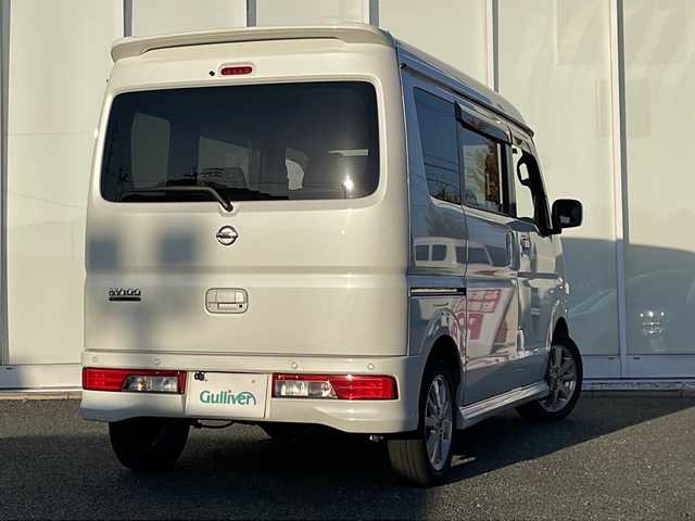 日産 ＮＶ１００クリッパー リオ E 福岡県 2022(令4)年 5.3万km スノーパールホワイト フローティングディスプレイオーディオ/（AM/FM/BT/USB）/コーナーセンサー/衝突軽減ブレーキ/車線逸脱警報/ETC/バックカメラ/前後ドライブレコーダー/D席シートヒーター/片側パワースライドドア/純正14インチアルミホイール/オートライト/フォグランプ/ステアリングスイッチ/フロアマット/横滑り防止装置/プッシュスタート/スマートキー/アイドリングストップ/電動格納ミラー/Wエアバッグ