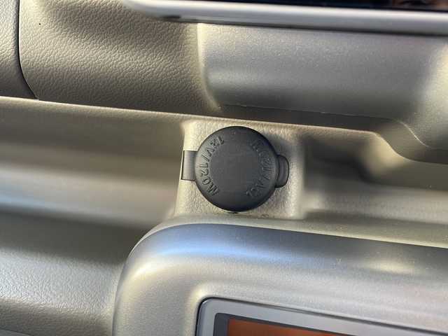 日産 ＮＶ１００クリッパー リオ E 福岡県 2022(令4)年 5.3万km スノーパールホワイト フローティングディスプレイオーディオ/（AM/FM/BT/USB）/コーナーセンサー/衝突軽減ブレーキ/車線逸脱警報/ETC/バックカメラ/前後ドライブレコーダー/D席シートヒーター/片側パワースライドドア/純正14インチアルミホイール/オートライト/フォグランプ/ステアリングスイッチ/フロアマット/横滑り防止装置/プッシュスタート/スマートキー/アイドリングストップ/電動格納ミラー/Wエアバッグ