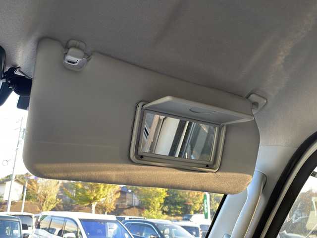 日産 ＮＶ１００クリッパー リオ E 福岡県 2022(令4)年 5.3万km スノーパールホワイト フローティングディスプレイオーディオ/（AM/FM/BT/USB）/コーナーセンサー/衝突軽減ブレーキ/車線逸脱警報/ETC/バックカメラ/前後ドライブレコーダー/D席シートヒーター/片側パワースライドドア/純正14インチアルミホイール/オートライト/フォグランプ/ステアリングスイッチ/フロアマット/横滑り防止装置/プッシュスタート/スマートキー/アイドリングストップ/電動格納ミラー/Wエアバッグ