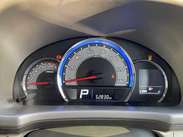 日産 ＮＶ１００クリッパー リオ E 福岡県 2022(令4)年 5.3万km スノーパールホワイト フローティングディスプレイオーディオ/（AM/FM/BT/USB）/コーナーセンサー/衝突軽減ブレーキ/車線逸脱警報/ETC/バックカメラ/前後ドライブレコーダー/D席シートヒーター/片側パワースライドドア/純正14インチアルミホイール/オートライト/フォグランプ/ステアリングスイッチ/フロアマット/横滑り防止装置/プッシュスタート/スマートキー/アイドリングストップ/電動格納ミラー/Wエアバッグ