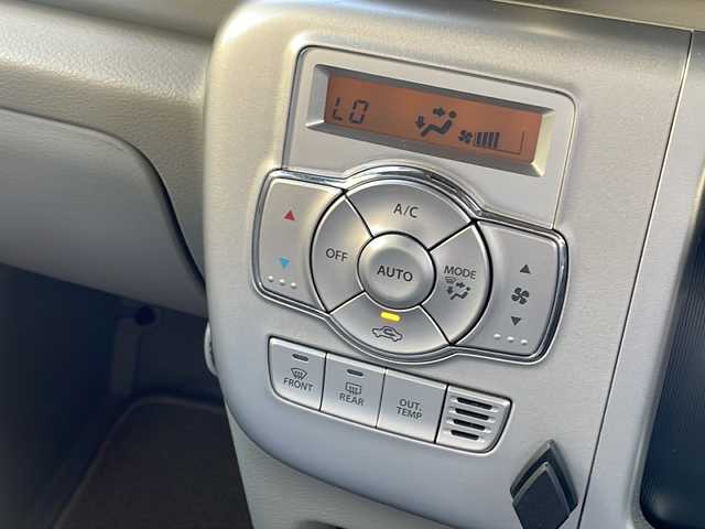 日産 ＮＶ１００クリッパー リオ E 福岡県 2022(令4)年 5.3万km スノーパールホワイト フローティングディスプレイオーディオ/（AM/FM/BT/USB）/コーナーセンサー/衝突軽減ブレーキ/車線逸脱警報/ETC/バックカメラ/前後ドライブレコーダー/D席シートヒーター/片側パワースライドドア/純正14インチアルミホイール/オートライト/フォグランプ/ステアリングスイッチ/フロアマット/横滑り防止装置/プッシュスタート/スマートキー/アイドリングストップ/電動格納ミラー/Wエアバッグ