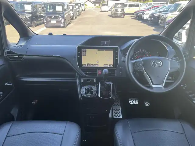 トヨタ ノア Si 静岡県 2017(平29)年 5.3万km ブラック 純正ナビ/　（Bluetooth/DVD/CD）/フルセグTV/バックカメラ/トヨタセーフティセンス/プリクラッシュセーフティ/クルーズコントロール/両側パワースライドドア/ビルトインETC2.0/社外前後ドライブレコーダー/プッシュスタート/スマートキー/純正フロアマット