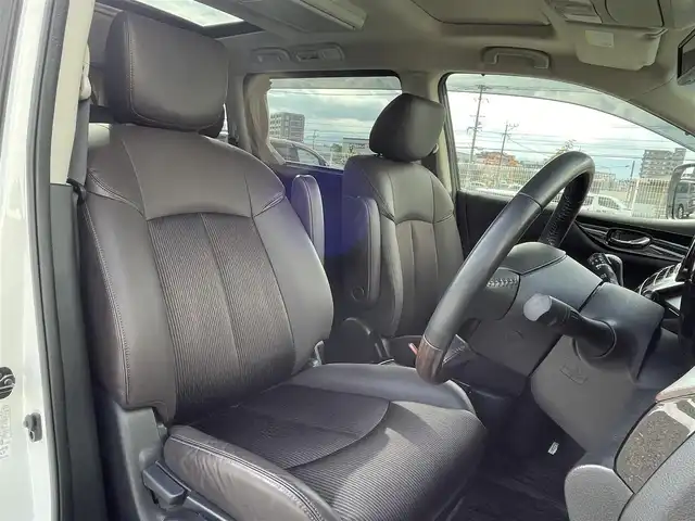 日産 エルグランド 350HWS アーバンクロム 福岡県 2021(令3)年 3.8万km ピュアホワイトパール 純正10型SDナビ(フルセグTV/CD/DVD/BT)/全方位/コーナーセンサー/ブラインドスポット/Wサンルーフ/後席フリップダウンモニター/クルコン/助手席オットマン/ドラレコ/電動リア/ETC/デジタルインナーミラー/USB/純正フロアマット/純正LED/純正アルミホイール/プッシュスタート/スペアキー