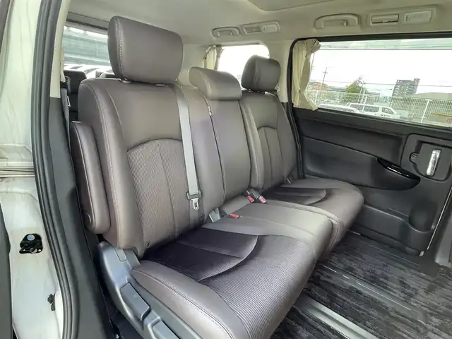 日産 エルグランド 350HWS アーバンクロム 福岡県 2021(令3)年 3.8万km ピュアホワイトパール 純正10型SDナビ(フルセグTV/CD/DVD/BT)/全方位/コーナーセンサー/ブラインドスポット/Wサンルーフ/後席フリップダウンモニター/クルコン/助手席オットマン/ドラレコ/電動リア/ETC/デジタルインナーミラー/USB/純正フロアマット/純正LED/純正アルミホイール/プッシュスタート/スペアキー