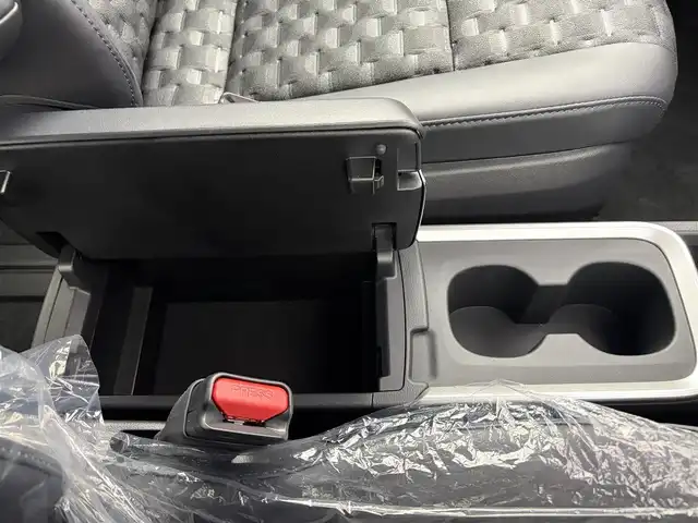 トヨタ ヴォクシー ハイブリッド S－Z 愛知県 2025(令7)年 0.1千km ホワイトパールクリスタルシャイン トヨタセーフティーセンス/トヨタチームメイト/快適便利パッケージHigh/純正10.5インチナビ/（Bluetooth/フルセグTV/AM/FM/CD/DVD/HDMI/AM/FM）/バックカメラ/ETC2.0/シートヒーター/ステアリングヒーター/オットマン/BSM/ハーフレザー/AC100V/HUD/3列シート/オートライト/スマートキー/プッシュスタート/電子パーキング/オートホールド