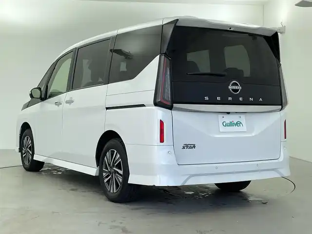 日産 セレナ ハイウェイスター V 福井県 2023(令5)年 6万km プリズムホワイト ４ＷＤ　/純正１２．３インチメーカーオプションナビ　/純正後席フリップダウンモニター　/アラウンドビューモニター　/両側パワースライドドア　/インテリジェントルームミラー　/プロパイロット/ＥＴＣ２．０/シートヒーター/純正16インチアルミホイール/純正LEDヘッドライト