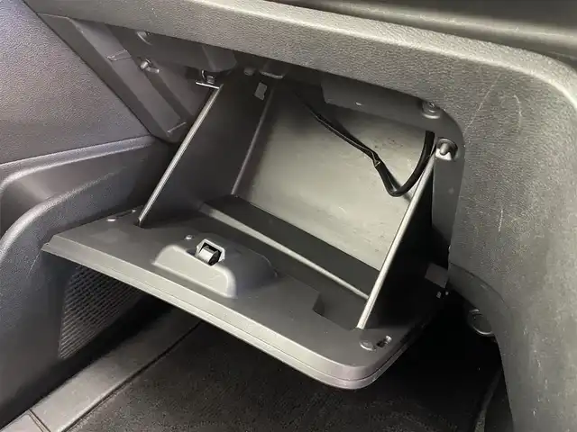 日産 セレナ ハイウェイスター V 福井県 2023(令5)年 6万km プリズムホワイト ４ＷＤ　/純正１２．３インチメーカーオプションナビ　/純正後席フリップダウンモニター　/アラウンドビューモニター　/両側パワースライドドア　/インテリジェントルームミラー　/プロパイロット/ＥＴＣ２．０/シートヒーター/純正16インチアルミホイール/純正LEDヘッドライト