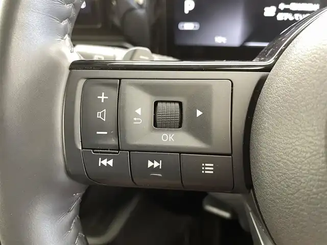 日産 セレナ ハイウェイスター V 福井県 2023(令5)年 6万km プリズムホワイト ４ＷＤ　/純正１２．３インチメーカーオプションナビ　/純正後席フリップダウンモニター　/アラウンドビューモニター　/両側パワースライドドア　/インテリジェントルームミラー　/プロパイロット/ＥＴＣ２．０/シートヒーター/純正16インチアルミホイール/純正LEDヘッドライト